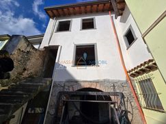 Casa Bi/Trifamiliare in Residenziale