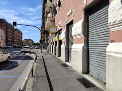 Attività/Licenza (con o senza mura) in Commerciale