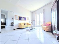 Casa Bi/Trifamiliare in Residenziale