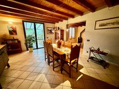 Casa Bi/Trifamiliare in Residenziale