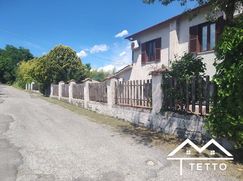 Casa Bi/Trifamiliare in Residenziale