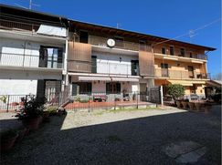 Casa Bi/Trifamiliare in Residenziale