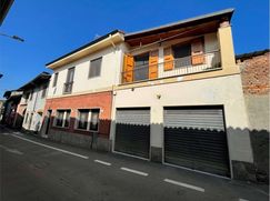 Casa Bi/Trifamiliare in Residenziale