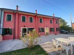 Casa Bi/Trifamiliare in Residenziale