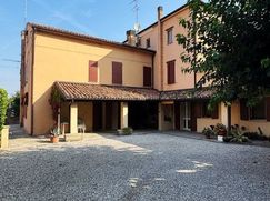 Casa Bi/Trifamiliare in Residenziale