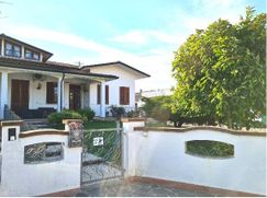 Casa Bi/Trifamiliare in Residenziale