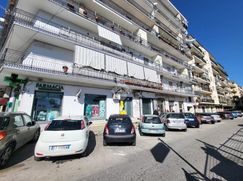 Negozio/Locale commerciale in Commerciale