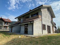 Casa Bi/Trifamiliare in Residenziale