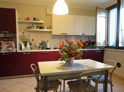 Casa Bi/Trifamiliare in Residenziale