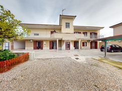 Casa Bi/Trifamiliare in Residenziale