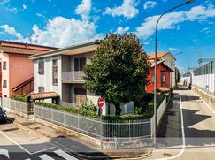Casa Bi/Trifamiliare in Residenziale
