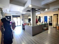 Negozio/Locale commerciale in Commerciale