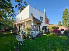 Casa Bi/Trifamiliare in Residenziale