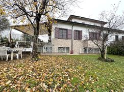 Casa Bi/Trifamiliare in Residenziale