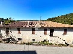 Casa Bi/Trifamiliare in Residenziale