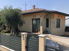 Casa Bi/Trifamiliare in Residenziale