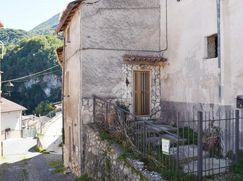 Casa Bi/Trifamiliare in Residenziale