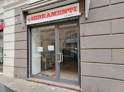 Negozio/Locale commerciale in Commerciale