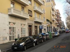 Negozio/Locale commerciale in Commerciale