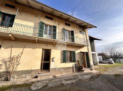 Casa Bi/Trifamiliare in Residenziale