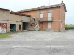 Casa Bi/Trifamiliare in Residenziale