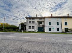 Casa Bi/Trifamiliare in Residenziale