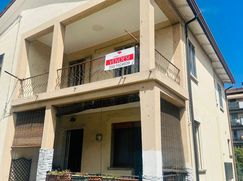 Casa Bi/Trifamiliare in Residenziale