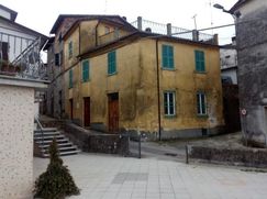 Casa Bi/Trifamiliare in Residenziale