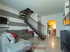 Casa Bi/Trifamiliare in Residenziale