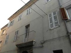 Casa Bi/Trifamiliare in Residenziale