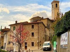 Casa Bi/Trifamiliare in Residenziale