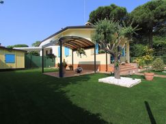 Casa Bi/Trifamiliare in Residenziale