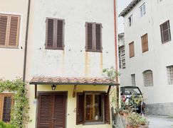 Casa Bi/Trifamiliare in Residenziale
