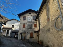 Casa Bi/Trifamiliare in Residenziale