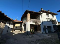 Casa Bi/Trifamiliare in Residenziale