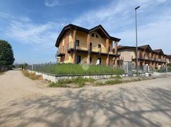 Casa Bi/Trifamiliare in Residenziale