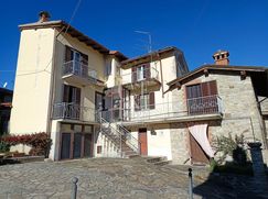 Casa Bi/Trifamiliare in Residenziale