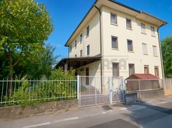 Casa Bi/Trifamiliare in Residenziale