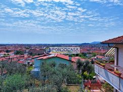 Casa Bi/Trifamiliare in Residenziale