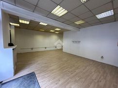 Negozio/Locale commerciale in Commerciale