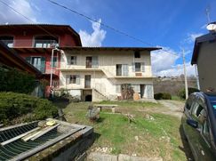 Casa Bi/Trifamiliare in Residenziale