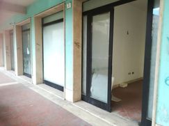 Negozio/Locale commerciale in Commerciale