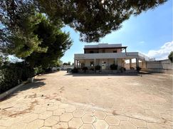 Casa Bi/Trifamiliare in Residenziale