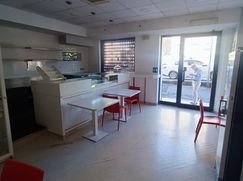 Negozio/Locale commerciale in Commerciale