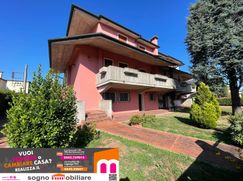 Casa Bi/Trifamiliare in Residenziale