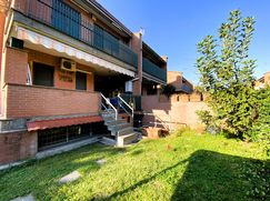 Casa Bi/Trifamiliare in Residenziale