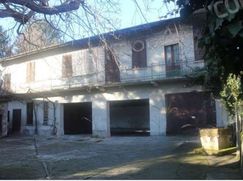Casa Bi/Trifamiliare in Residenziale