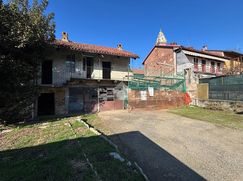 Casa Bi/Trifamiliare in Residenziale