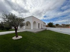 Casa Bi/Trifamiliare in Residenziale