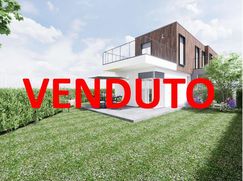Casa Bi/Trifamiliare in Residenziale